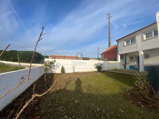 Moradia T3 para Venda em Peral Foto 22