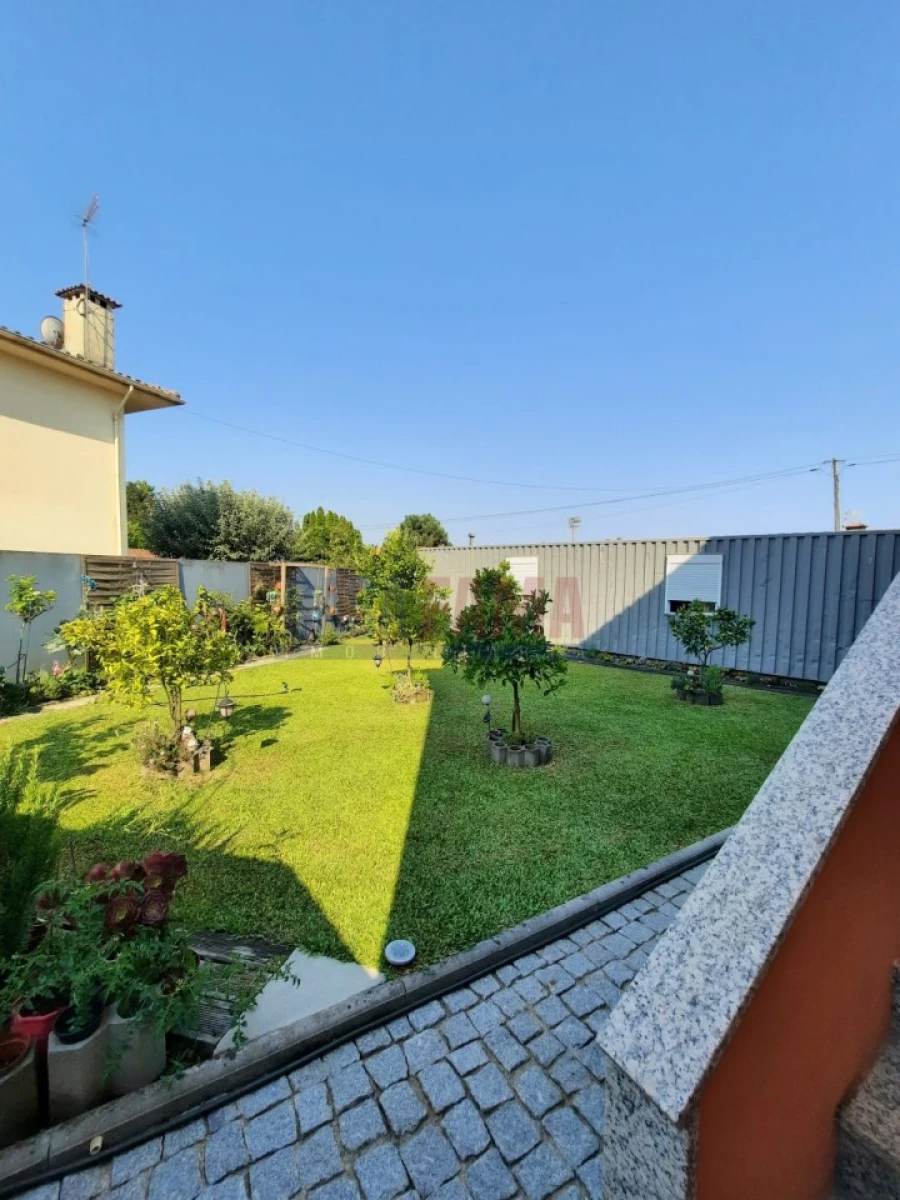 Moradia T3 para Venda em Areias, Sequeirô, Lama e Palmeira Foto 4