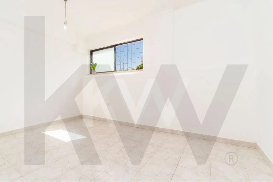 Garagem para Venda em Faro (Sé e São Pedro) Foto 17