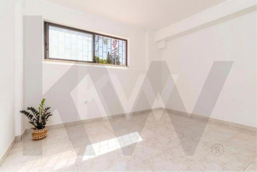 Garagem para Venda em Faro (Sé e São Pedro) Foto 11