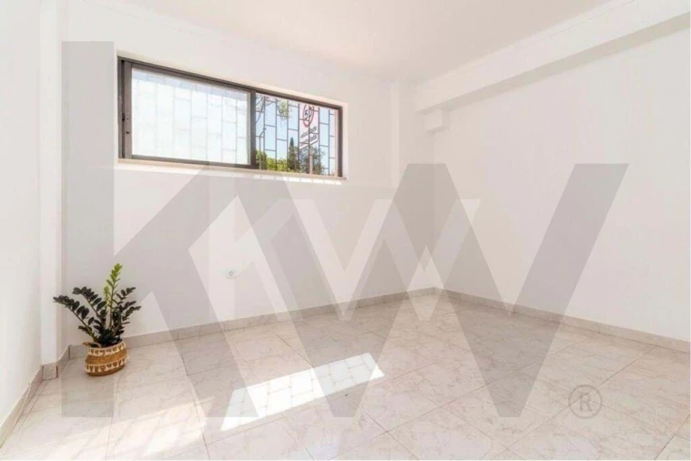 Garagem para Venda em Faro (Sé e São Pedro) Foto 11