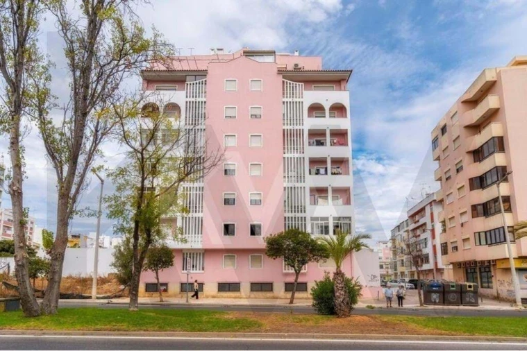 Garagem para Venda em Faro (Sé e São Pedro) Foto 3