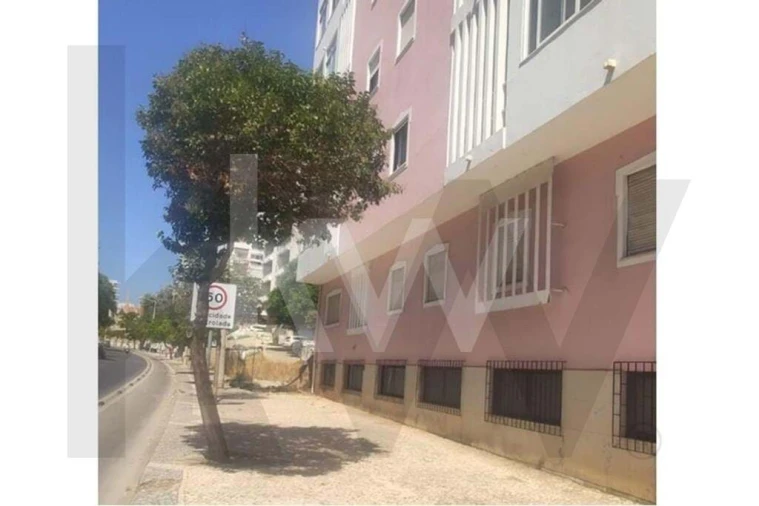 Garagem para Venda em Faro (Sé e São Pedro) Foto 4