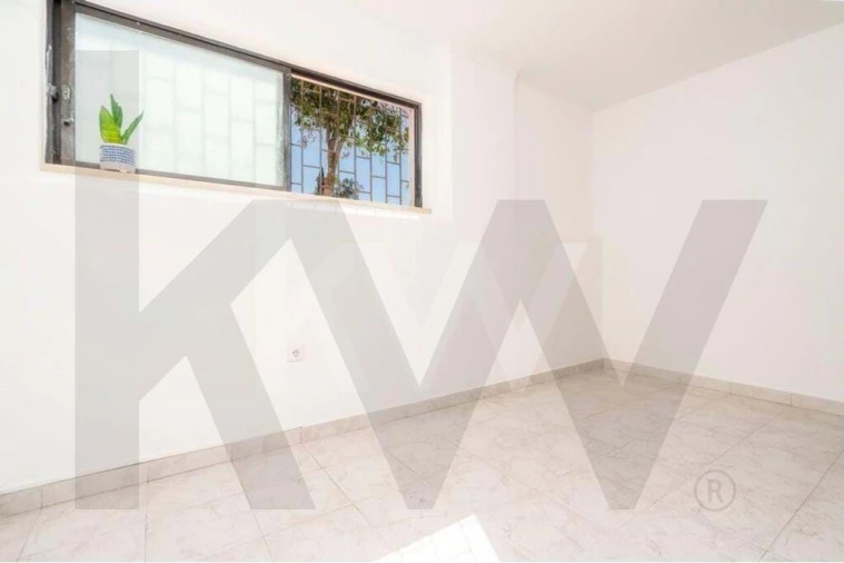 Garagem para Venda em Faro (Sé e São Pedro) Foto 19