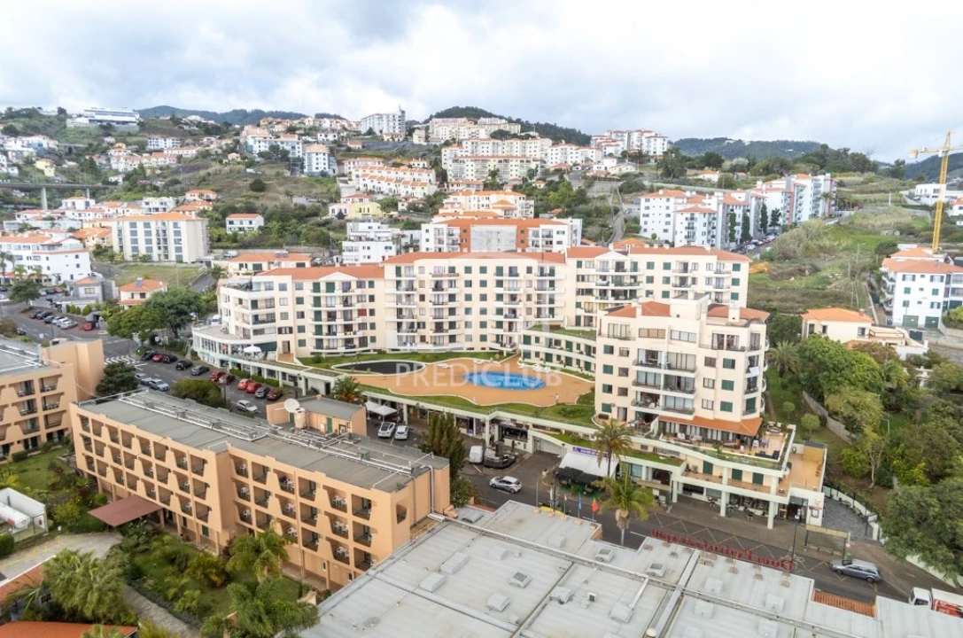 Apartamento T4 para Venda em Caniço Foto 27