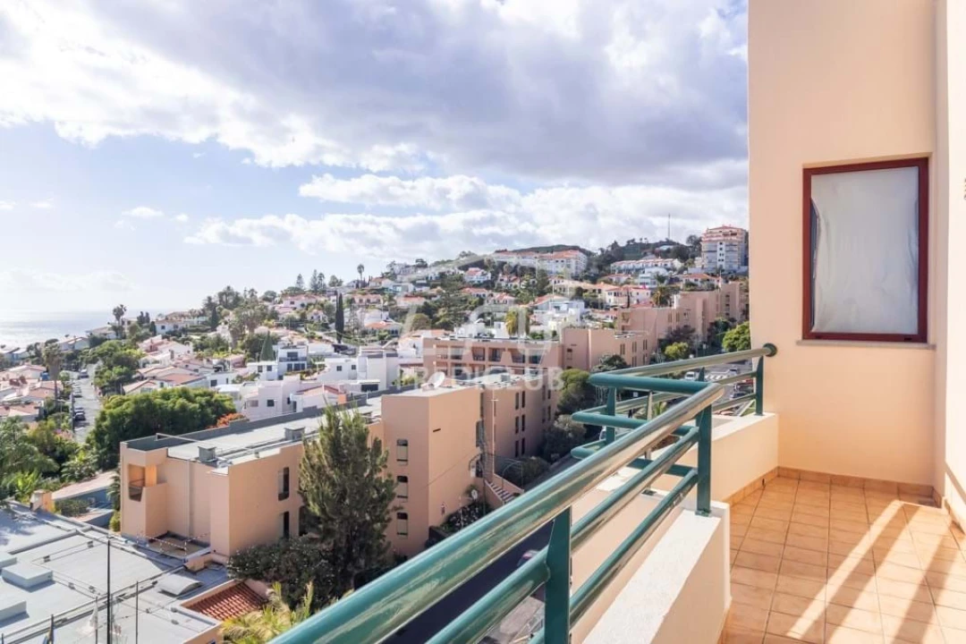 Apartamento T4 para Venda em Caniço Foto 4