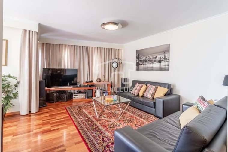 Apartamento T4 para Venda em Caniço Foto 8
