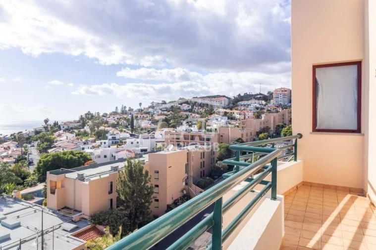 Apartamento T4 para Venda em Caniço Foto 4