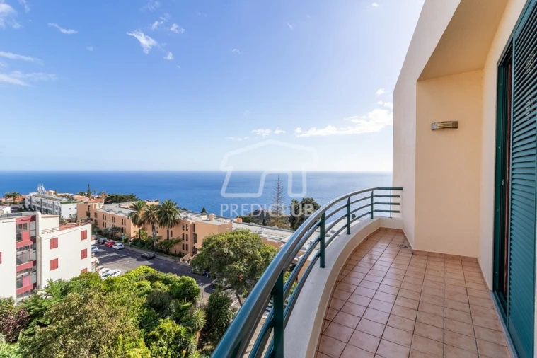 Apartamento T4 para Venda em Caniço Foto 17