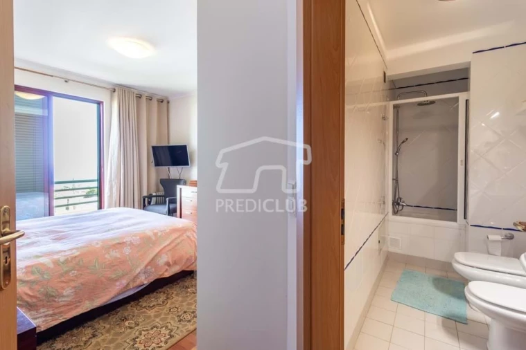 Apartamento T4 para Venda em Caniço Foto 14