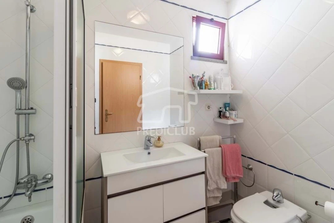 Apartamento T4 para Venda em Caniço Foto 22