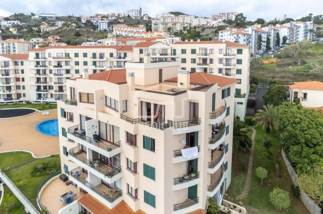 Apartamento T4 para Venda em Caniço Foto 29