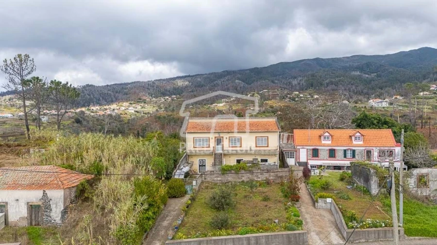 Moradia T2 para Venda em Calheta Foto 3