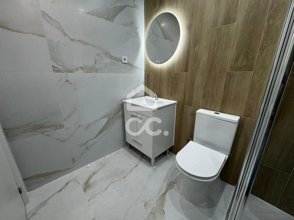 Apartamento T2 para Venda em Santa Iria de Azoia, São João da Talha e Bobadela Foto 7