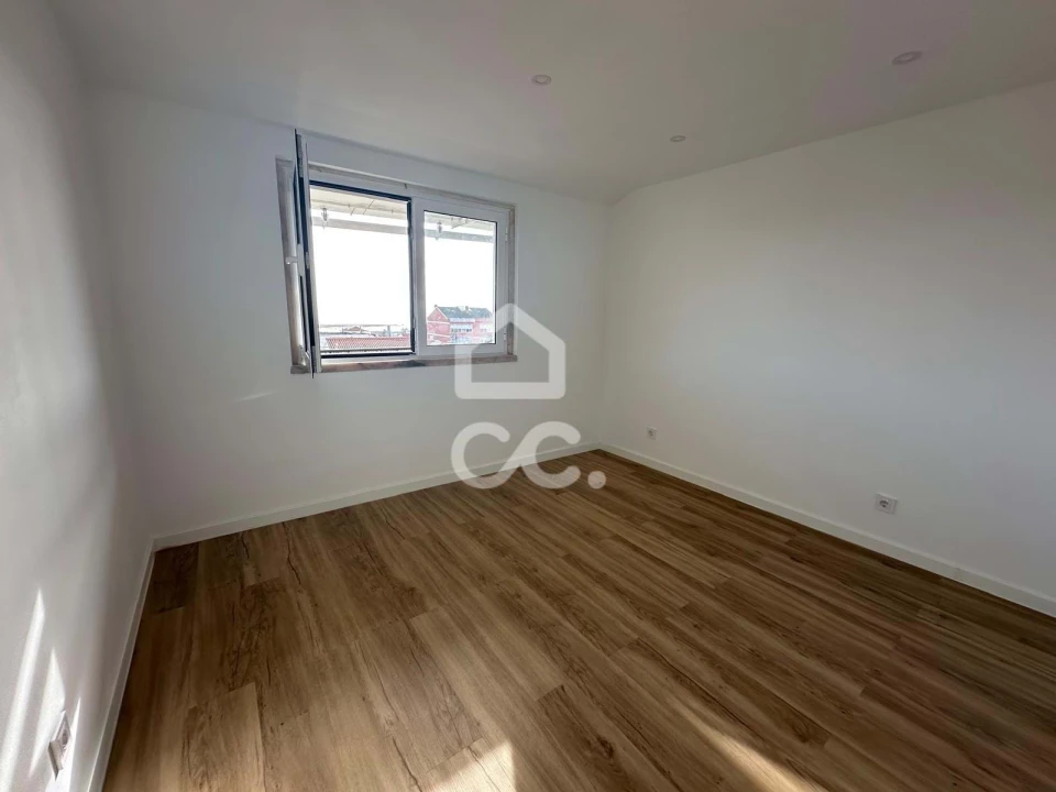 Apartamento T2 para Venda em Santa Iria de Azoia, São João da Talha e Bobadela Foto 10