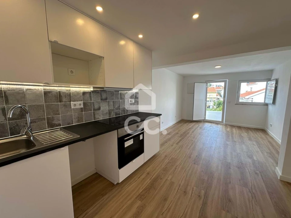 Apartamento T2 para Venda em Santa Iria de Azoia, São João da Talha e Bobadela Foto 1