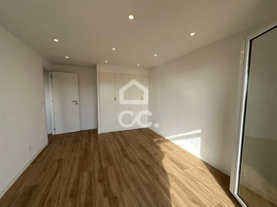 Apartamento T2 para Venda em Santa Iria de Azoia, São João da Talha e Bobadela Foto 14