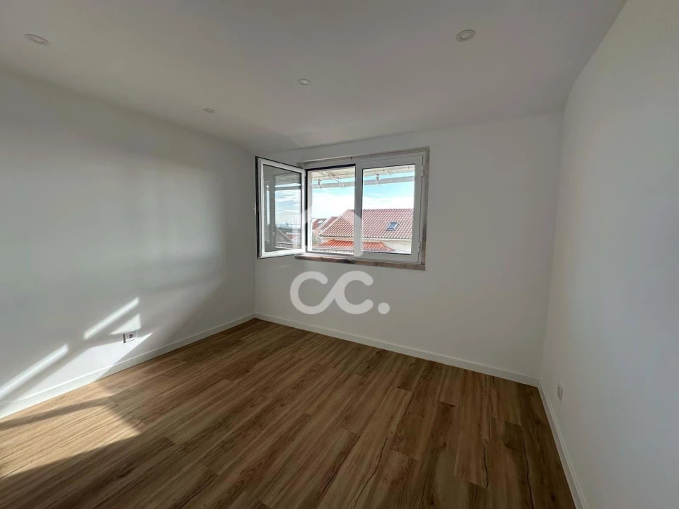 Apartamento T2 para Venda em Santa Iria de Azoia, São João da Talha e Bobadela Foto 11