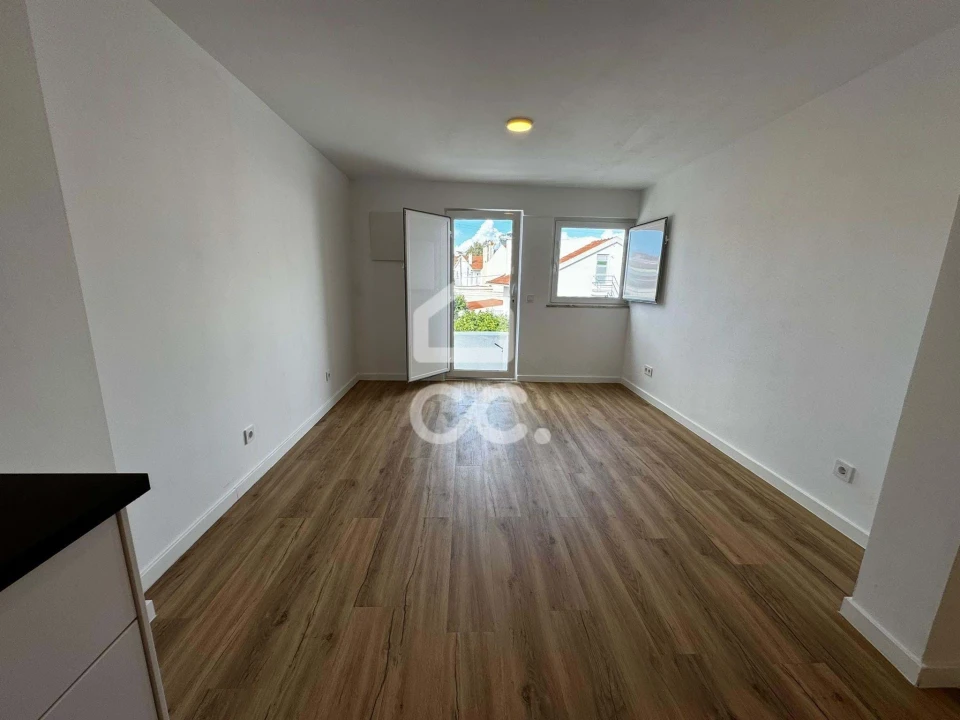 Apartamento T2 para Venda em Santa Iria de Azoia, São João da Talha e Bobadela Foto 3