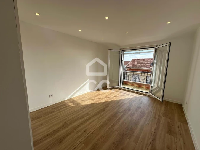 Apartamento T2 para Venda em Santa Iria de Azoia, São João da Talha e Bobadela Foto 13