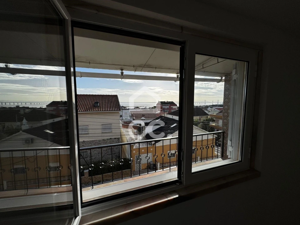 Apartamento T2 para Venda em Santa Iria de Azoia, São João da Talha e Bobadela Foto 12