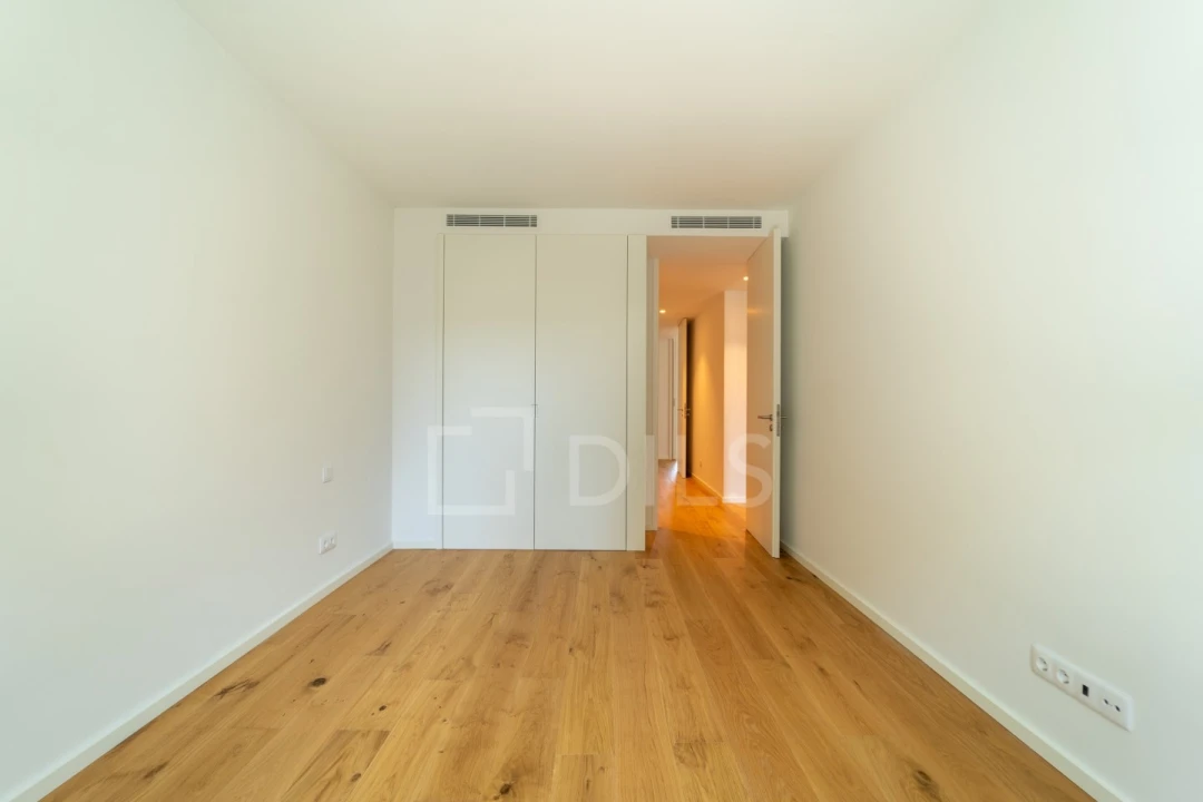 Apartamento T4 para Venda em Mafamude e Vilar do Paraíso Foto 30