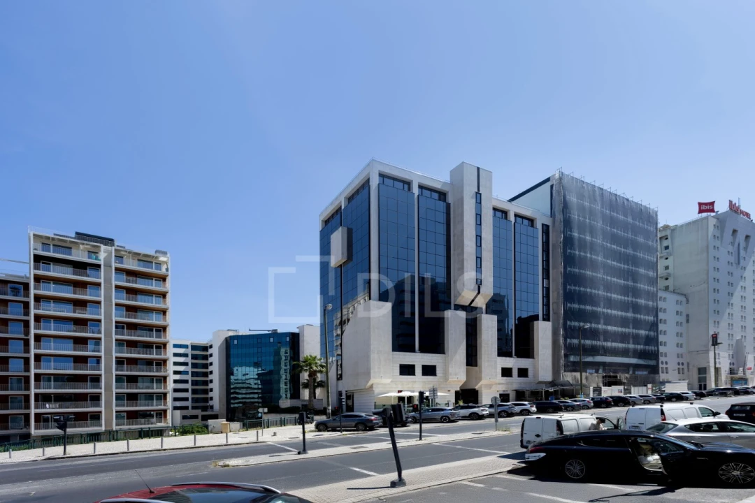 Escritório para Arrendamento em Campolide Foto 1