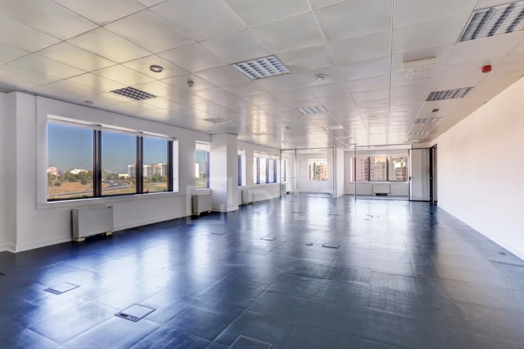 Escritório para Arrendamento em São Domingos de Benfica Foto 12