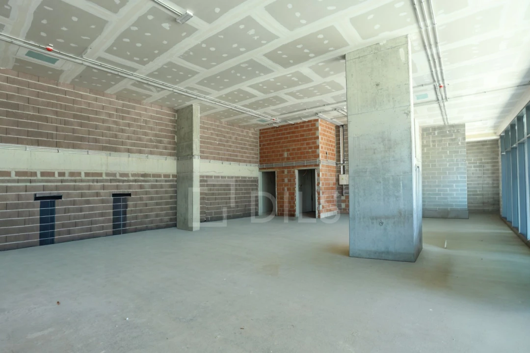 Loja para Arrendamento em São Domingos de Benfica Foto 3