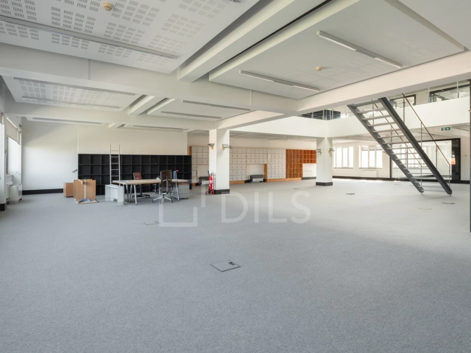 Escritório para Arrendamento em Alvalade Foto 6