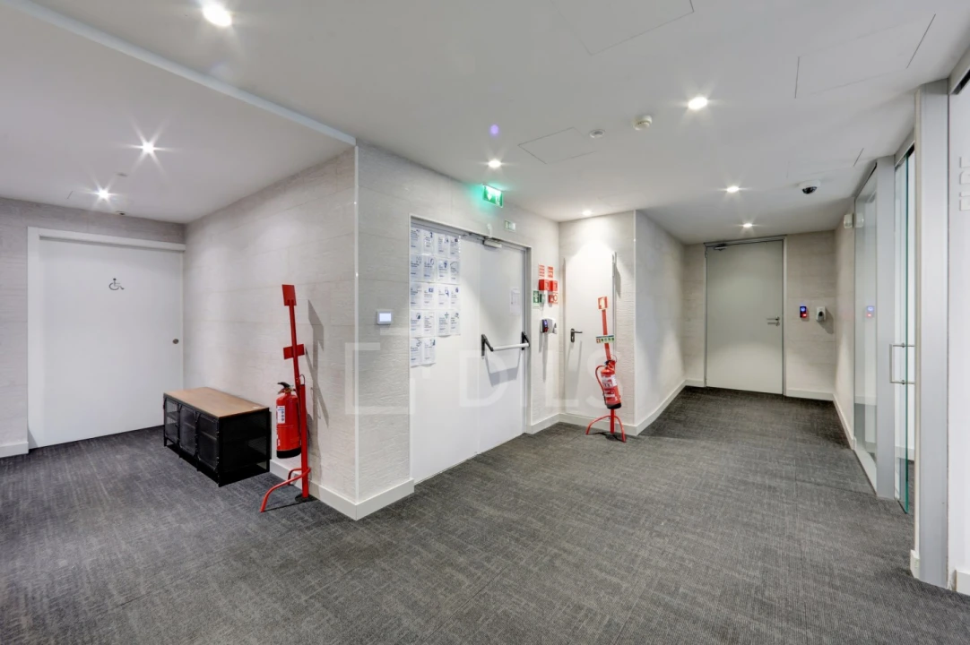 Escritório para Arrendamento em Campolide Foto 5