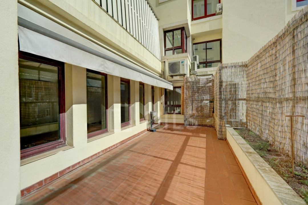 Prédio para Arrendamento em Areeiro Foto 14