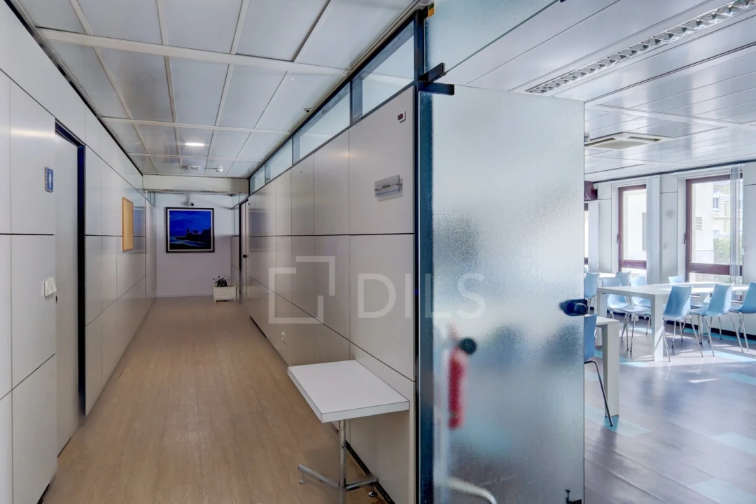 Prédio para Arrendamento em Areeiro Foto 24