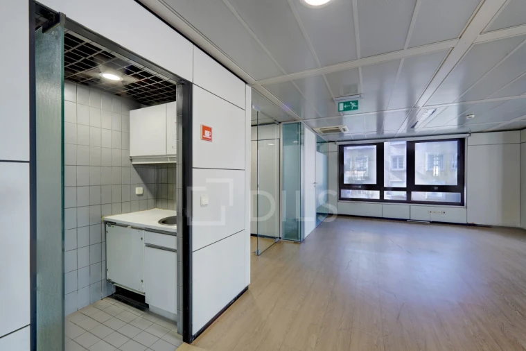 Prédio para Arrendamento em Areeiro Foto 19