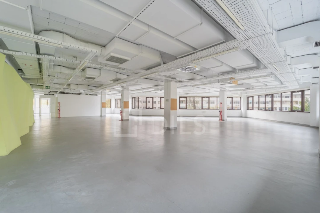 Prédio para Arrendamento em Cedofeita, Santo Ildefonso, Sé, Miragaia, São Nicolau e Vitória Foto 8