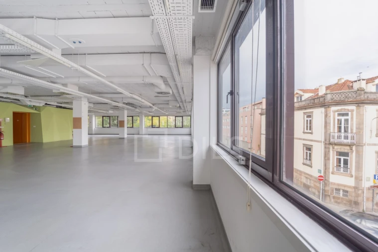 Prédio para Arrendamento em Cedofeita, Santo Ildefonso, Sé, Miragaia, São Nicolau e Vitória Foto 6