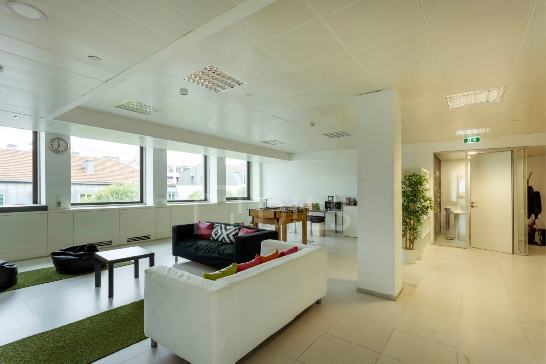 Escritório para Arrendamento em Santo António Foto 7