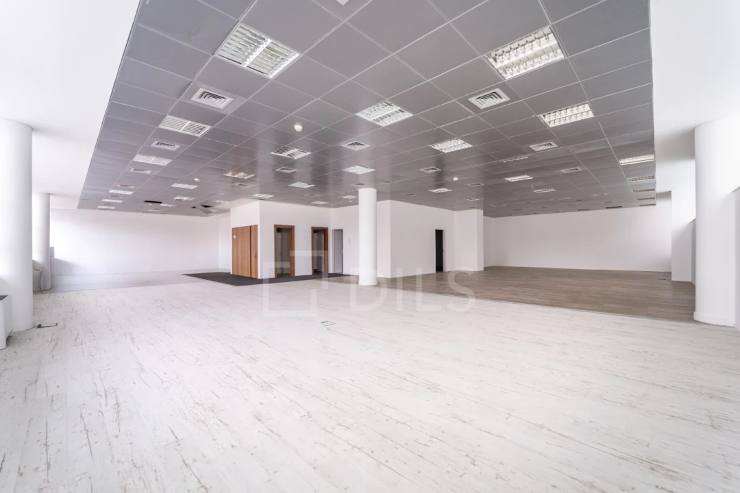 Prédio para Arrendamento em Lordelo do Ouro e Massarelos Foto 7