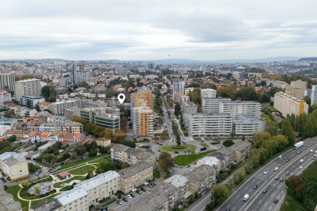 Prédio para Arrendamento em Lordelo do Ouro e Massarelos Foto 21