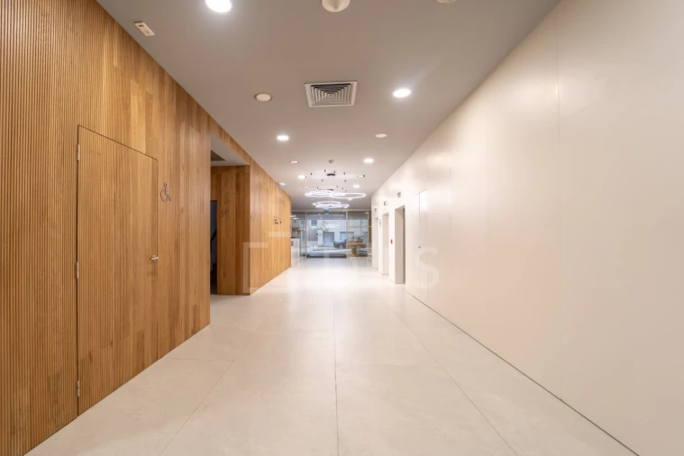 Prédio para Arrendamento em Lordelo do Ouro e Massarelos Foto 10