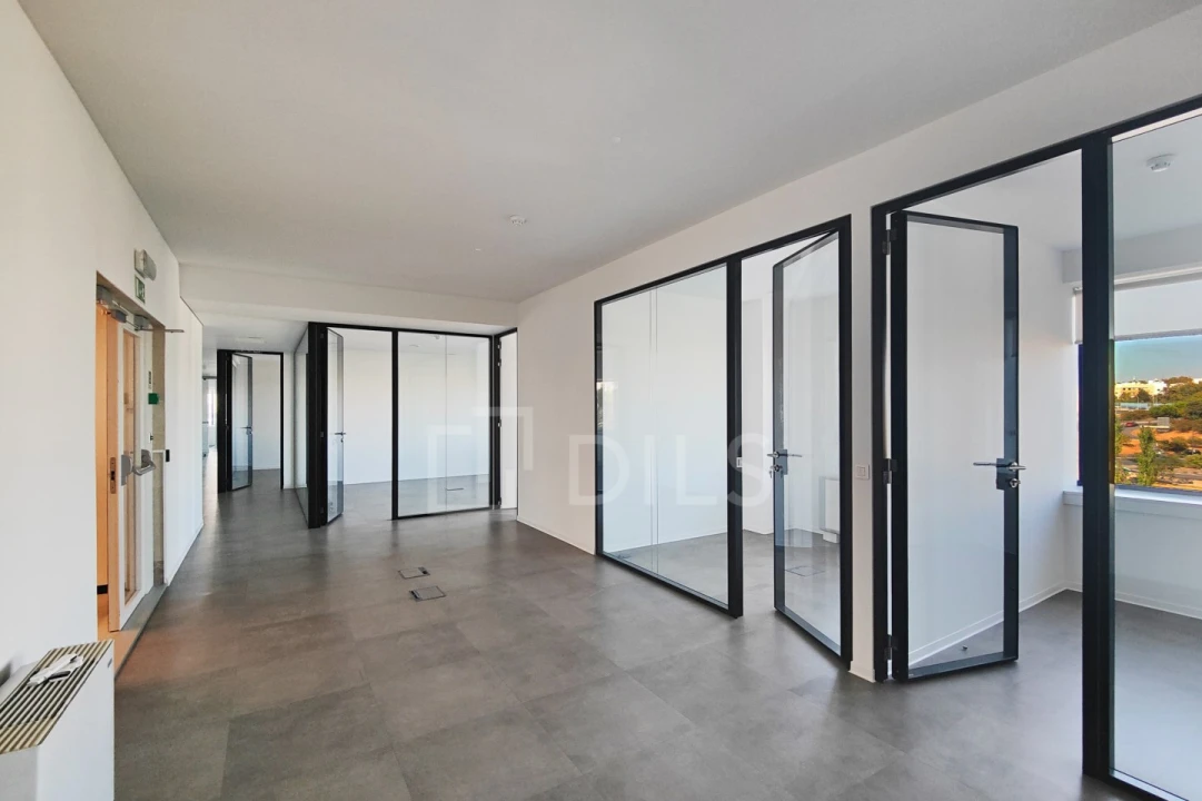 Escritório para Arrendamento em São Domingos de Benfica Foto 20