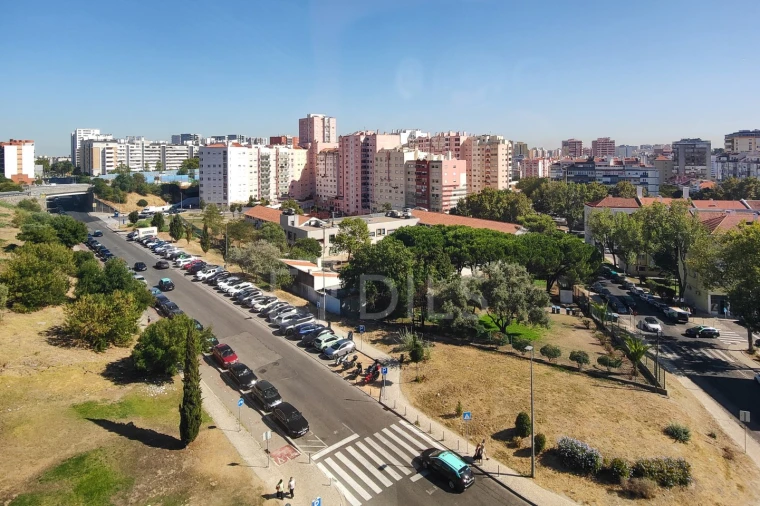 Escritório para Arrendamento em São Domingos de Benfica Foto 32