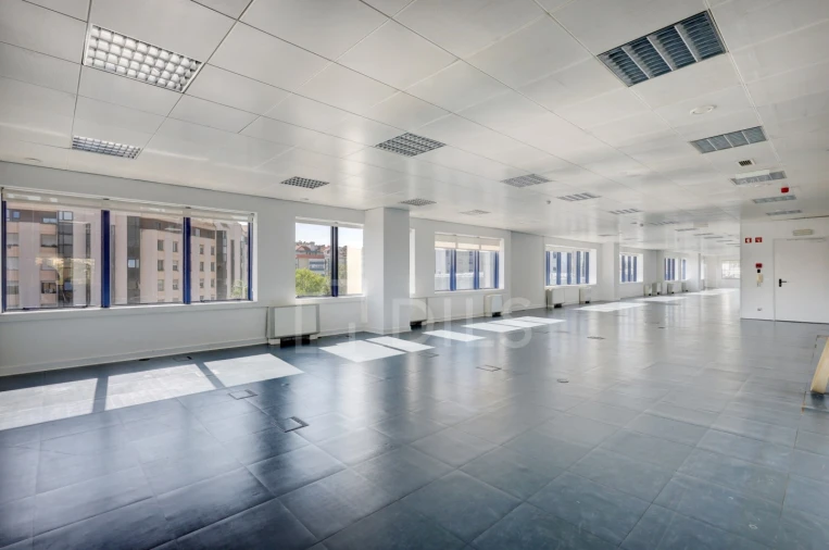 Escritório para Arrendamento em São Domingos de Benfica Foto 19