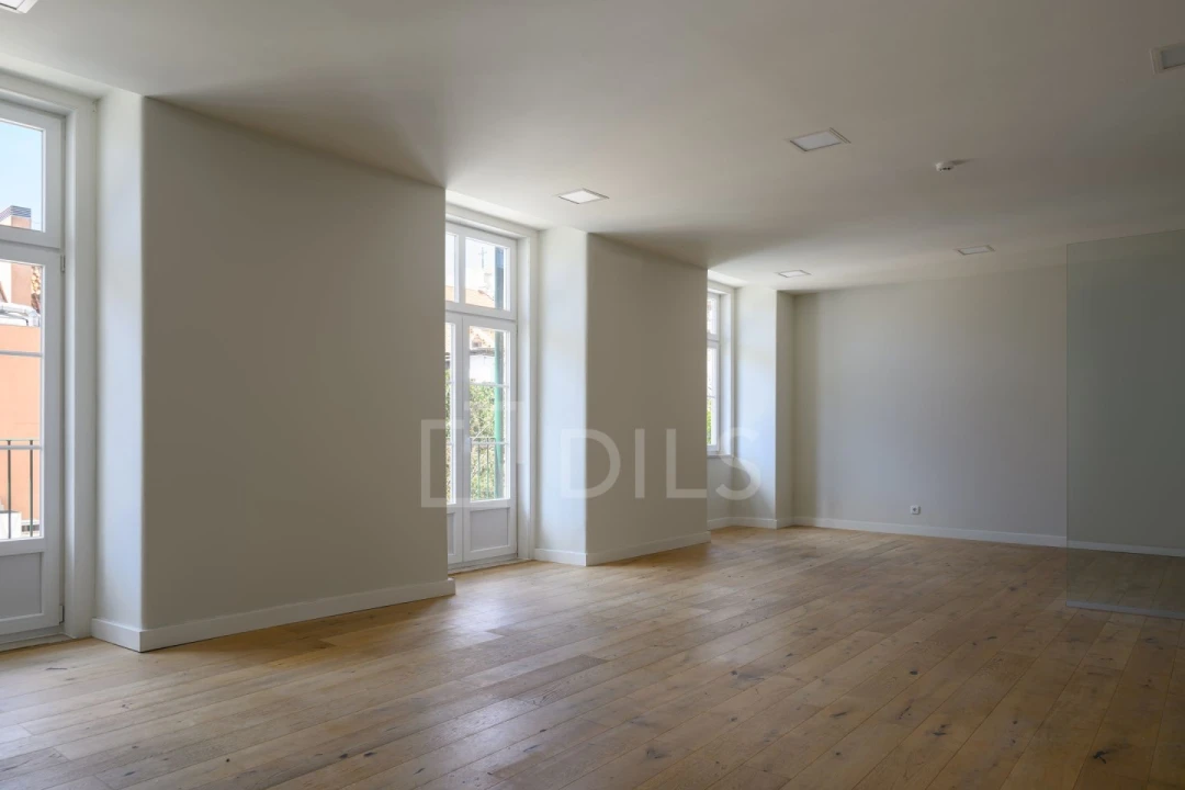 Escritório para Arrendamento em Santa Maria Maior Foto 3