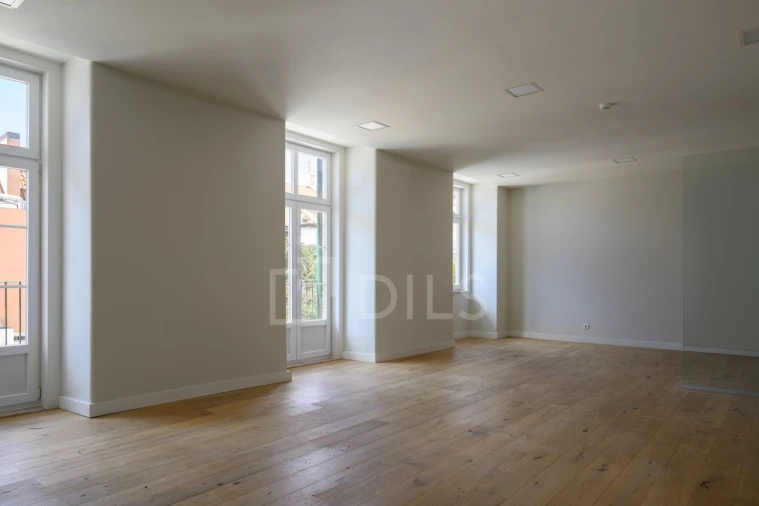 Escritório para Arrendamento em Santa Maria Maior Foto 3