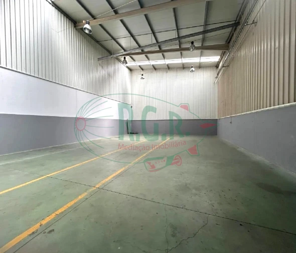 Armazém para Arrendamento em Fânzeres e São Pedro da Cova Foto 3