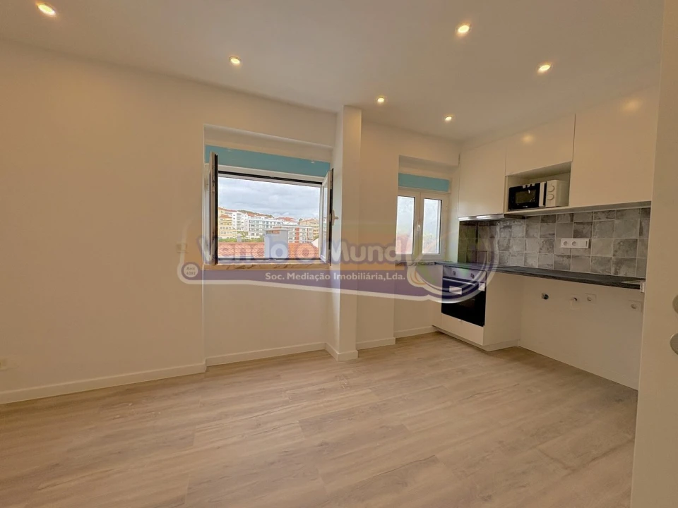 Apartamento T1 para Venda em Porto Salvo Foto 1