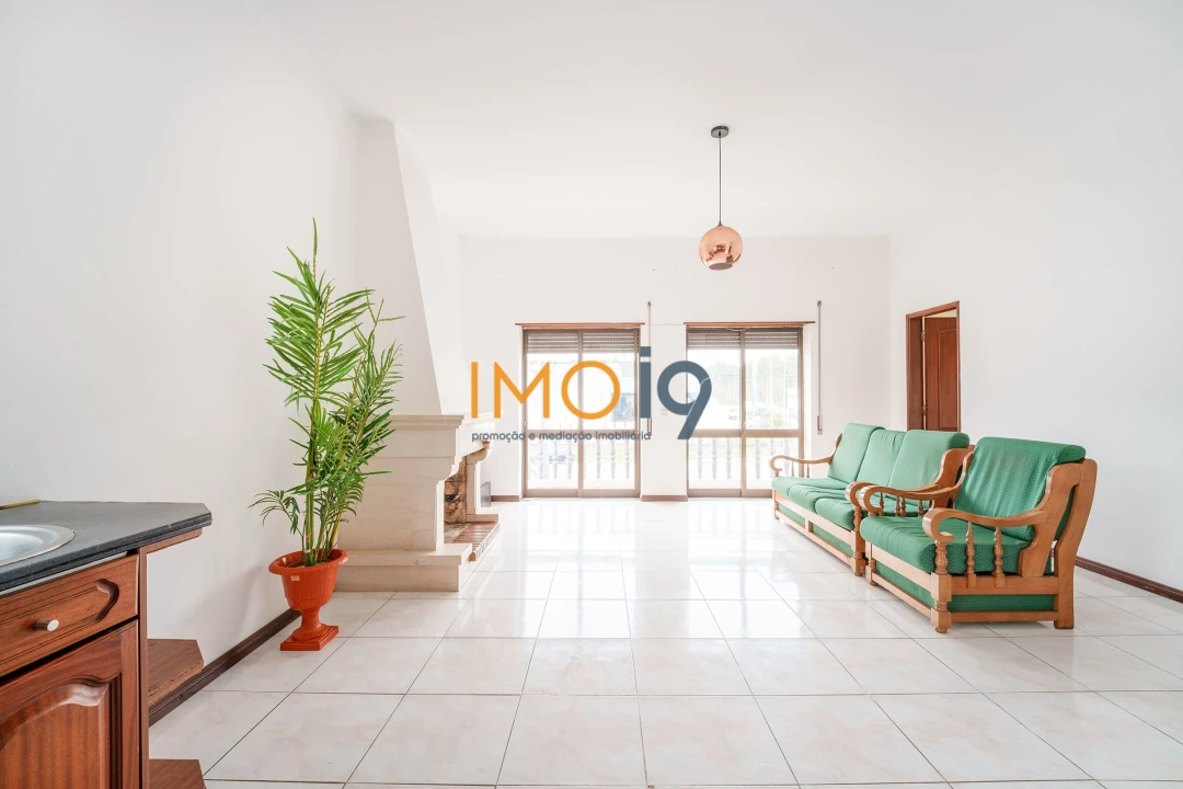 Apartamento T2 para Venda em São Mamede Foto 1