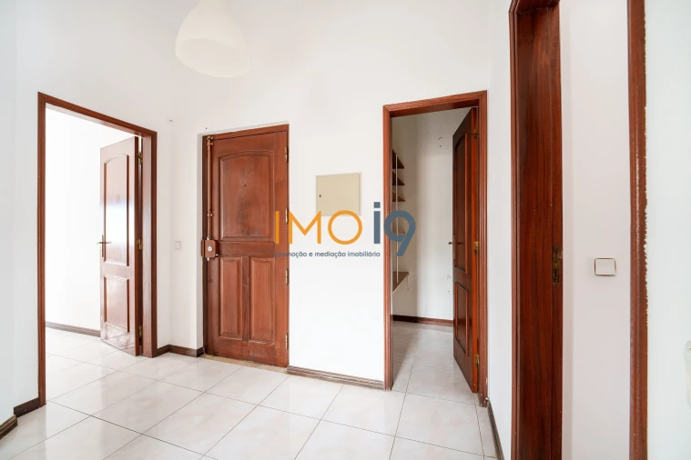 Apartamento T2 para Venda em São Mamede Foto 18