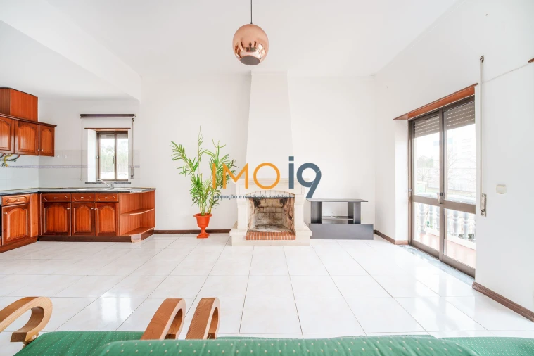 Apartamento T2 para Venda em São Mamede Foto 3